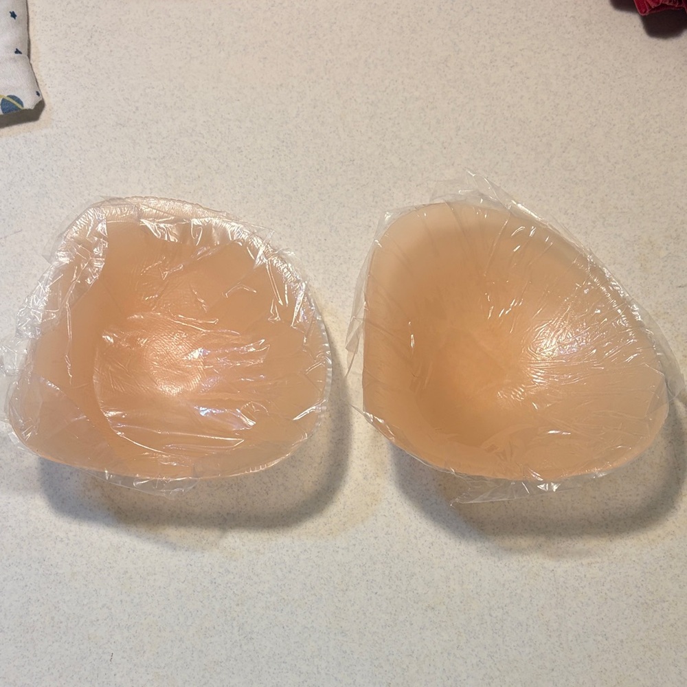 Silicone Sticky Bra - Picture 2 of 3